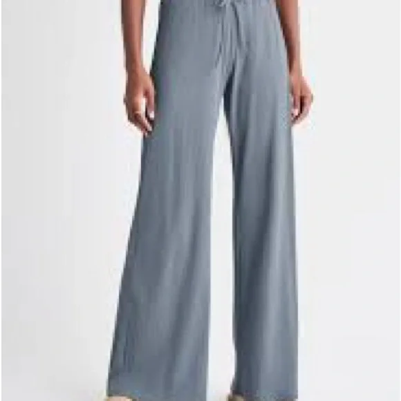 Splendid 4 sets of  pajama loungewear - Picture 8 of 9